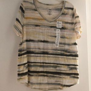 1x short sleeve V-neck T-shirt